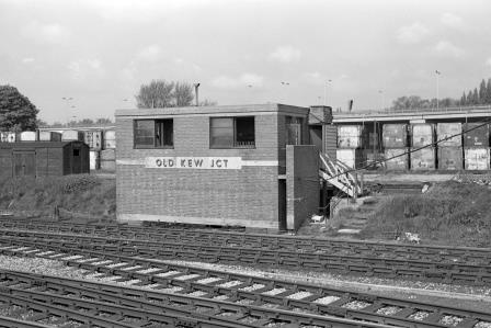 Old Kew Junction, Greater London on Wednesday 24 Apr 1968 - J. Scrace [082595]