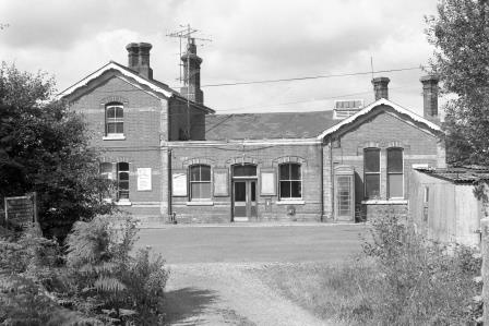 Ockley and Capel Station, Surrey on Saturday 27 Jul 1985 - J. Scrace [082642]