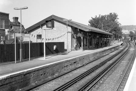 Oxted Station, Surrey on Wednesday 30 Sep 1987 - J. Scrace [082644]