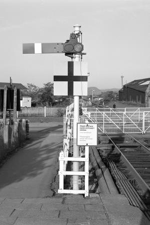 Porthmadog, Gwynedd on Saturday 29 May 1982 - J. Scrace [082757]