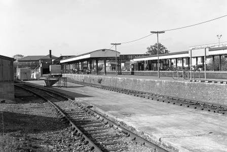 Paddock Wood Station, Kent on Friday 21 Oct 1988 - J. Scrace [082769]