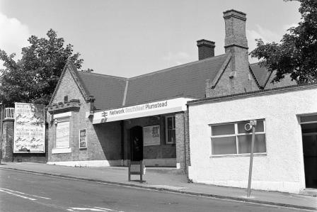 Plumstead Station, Greater London on Monday 19 Jun 1989 - J. Scrace [082776]