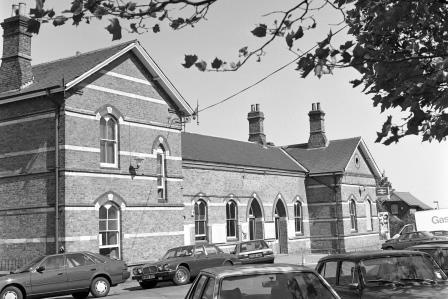 Penge East Station, Greater London on Tuesday 24 Jul 1990 - J. Scrace [082793]