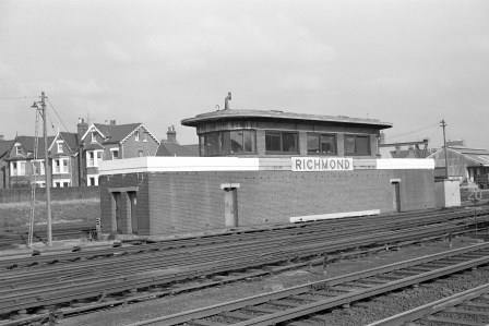 Richmond, Greater London on Tuesday 27 Feb 1968 - J. Scrace [082862]