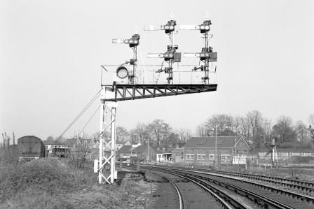 Redhill, Surrey on Thursday 15 Apr 1982 - J. Scrace [082927]