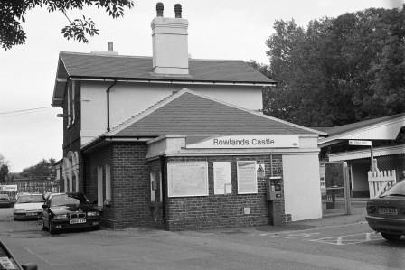 Rowlands Castle Station, Hampshire on Wednesday 17 Oct 2001 - J. Scrace [082972]