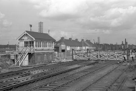 Shoreham-by-Sea, East Sussex on Monday 28 Apr 1969 - J. Scrace [083037]