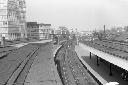 Sutton Station, Greater London on Tuesday 05 May 1970 - J. Scrace [083108]