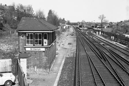 St Denys Station, Hampshire on Easter Saturday 18 Apr 1981 - J. Scrace [083221]