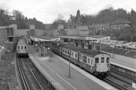 BR Class 4-EPB 5305 & BR Class 203 1031 at Sevenoaks Station, Kent on Tuesday 13 Apr 1982 - J. Scrace [083233]