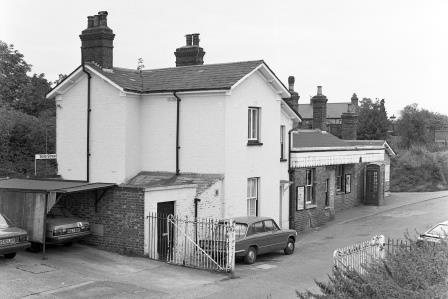 Sole Street Station, Kent on Monday 06 Oct 1986 - J. Scrace [083247]