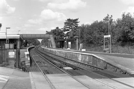 Sunningdale Station, Berkshire on Wednesday 03 Aug 1988 - J. Scrace [083286]