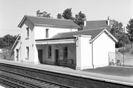Shepherds Well Station, Kent on Tuesday 06 Sep 1988 - J. Scrace [083292]