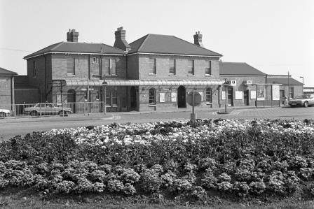Sittingbourne Station, Kent on Wednesday 07 Sep 1988 - J. Scrace [083297]
