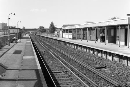 Slade Green Station, Greater London on Monday 19 Jun 1989 - J. Scrace [083314]