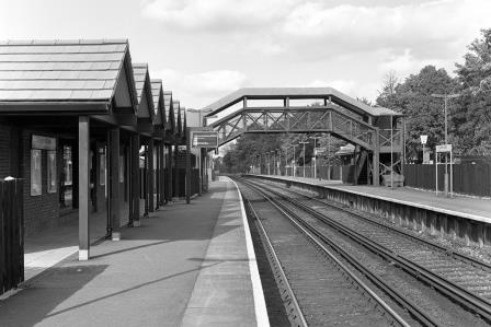 Sanderstead Station, Greater London on Tuesday 19 Sep 1989 - J. Scrace [083339]