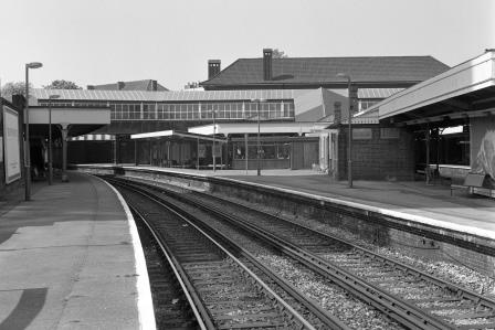 Sutton Station, Greater London on Tuesday 01 May 1990 - J. Scrace [083348]