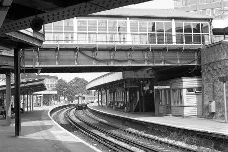 Sutton Station, Greater London on Friday 26 Jul 1991 - J. Scrace [083368]