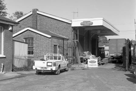 Shoreham-by-Sea Station, East Sussex on Tuesday 13 Oct 1992 - J. Scrace [083384]