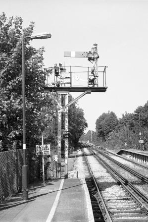 Snodland Station, Kent on Wednesday 31 Aug 2005 - J. Scrace [083402]