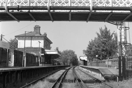 Snodland Station, Kent on Wednesday 31 Aug 2005 - J. Scrace [083404]