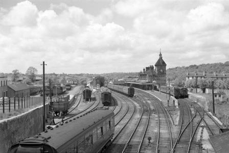 Tunbridge Wells West Station, East Sussex on Saturday 24 May 1958 - J. Scrace [083424]