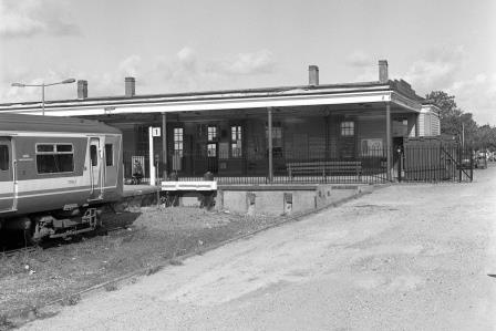 Tattenham Corner Station, Greater London on Tuesday 19 Sep 1989 - J. Scrace [083488]