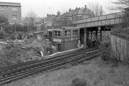 West Norwood Junction, Greater London on Tuesday 29 Apr 1969 - J. Scrace [083629]