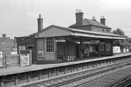 West Byfleet Station, Surrey on Friday 04 Jul 1969 - J. Scrace [083662]