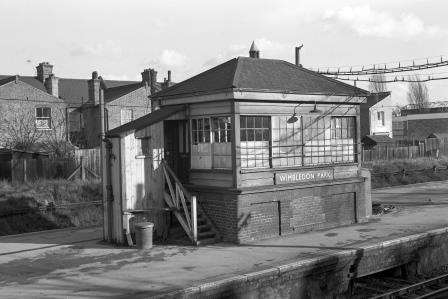 Wimbledon Park Station, Greater London on Wednesday 04 Feb 1970 - J. Scrace [083695]