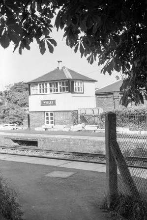 Witley, Surrey on Friday 05 Jun 1970 - J. Scrace [083727]