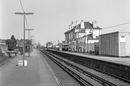 West Worthing Station, West Sussex on Wednesday 14 Apr 1982 - J. Scrace [083805]