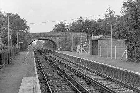 Wraysbury Station, Berkshire on Wednesday 30 Sep 1987 - J. Scrace [083830]