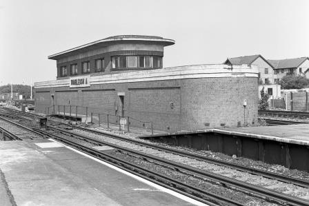 Wimbledon Station, Greater London on Thursday 04 Jul 1991 - J. Scrace [083896]