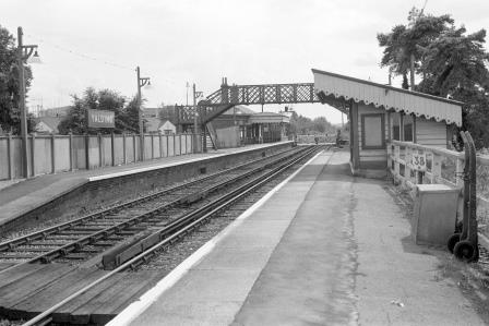 Yalding Station, Kent on Friday 14 Aug 1970 - J. Scrace [083945]