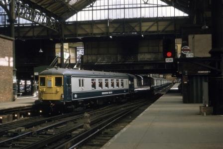 BR(S) Class 5-BEL 3051 at Victoria Station, Greater London with the "Brighton Belle" in station on Thursday 05 Jun 1969 - J. Scrace [084005]