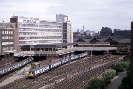 BR(S) Class 5-BEL 3051 at Victoria, Greater London with the "Brighton Belle" in station on Tuesday 26 May 1970 - J. Scrace [084012]