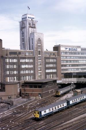 BR(S) Class 5-BEL 3051 at Victoria, Greater London with the "Brighton Belle" in station on Tuesday 26 May 1970 - J. Scrace [084013]