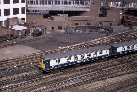 BR(S) Class 5-BEL 3051 at Victoria, Greater London with the "Brighton Belle" in station on Tuesday 26 May 1970 - J. Scrace [084014]
