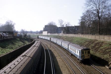 BR(S) Class 5-BEL 3052 at Clapham Junction, Greater London with the up "Brighton Belle" on Wednesday 29 Mar 1972 - J. Scrace [084027]