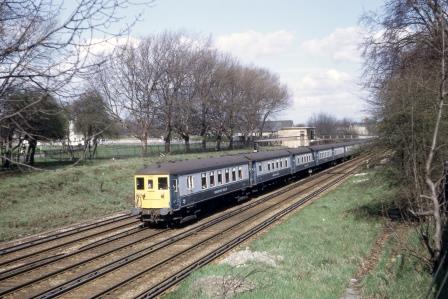 BR(S) Class 5-BEL 3051 at Wandsworth Common, Greater London with the down "Brighton Belle" on Wednesday 29 Mar 1972 - J. Scrace [084030]