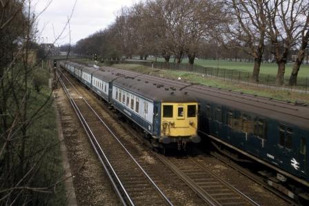 BR(S) Class 5-BEL 3051 at Wandsworth Common, Greater London with the up "Brighton Belle" on Wednesday 29 Mar 1972 - J. Scrace [084031]