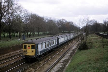 BR(S) Class 5-BEL 3052 at Wandsworth Common, Greater London with the down "Brighton Belle" on Wednesday 29 Mar 1972 - J. Scrace [084034]