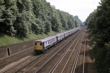 BR(S) Class 5-BEL 3052 at East Croydon, Greater London with the down "Brighton Belle" on Saturday 07 Jun 1969 - J. Scrace [084049]