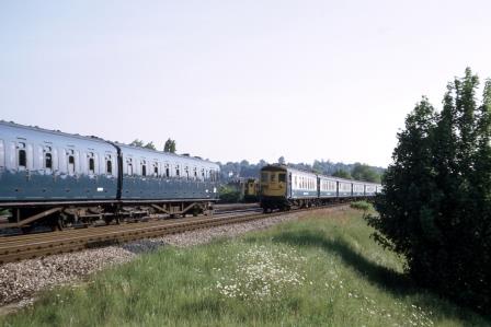 BR(S) Class 5-BEL 3051 at Purley Oaks, Greater London with the down "Brighton Belle" on Tuesday 01 Jun 1971 - J. Scrace [084052]