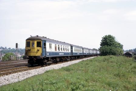 BR(S) Class 5-BEL 3052 at Purley, Greater London with the down "Brighton Belle" on Wednesday 02 Jun 1971 - J. Scrace [084054]