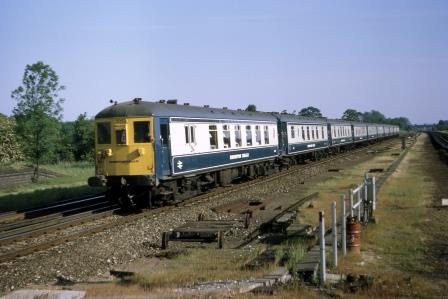 BR(S) Class 5-BEL 3052 at Horley, Surrey with the "Brighton Belle" on Tuesday 10 Jun 1969 - J. Scrace [084077]