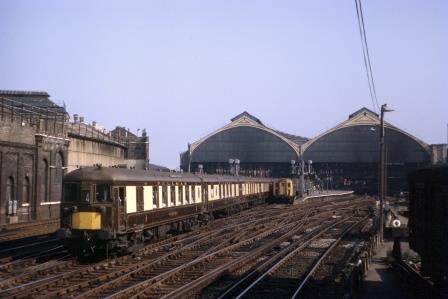 BR(S) Class 5-BEL 3053 at Brighton Station, East Sussex with the "Brighton Belle" on Wednesday 29 May 1968 - J. Scrace [084126]