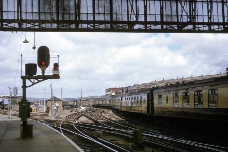 BR(S) Class 5-BEL at Brighton, East Sussex with the "Brighton Belle" on Thursday 05 Sep 1968 - J. Scrace [084143]