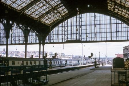 BR(S) Class 5-BEL at Brighton Station, East Sussex with the "Brighton Belle" on Friday 28 Apr 1972 - J. Scrace [084144]